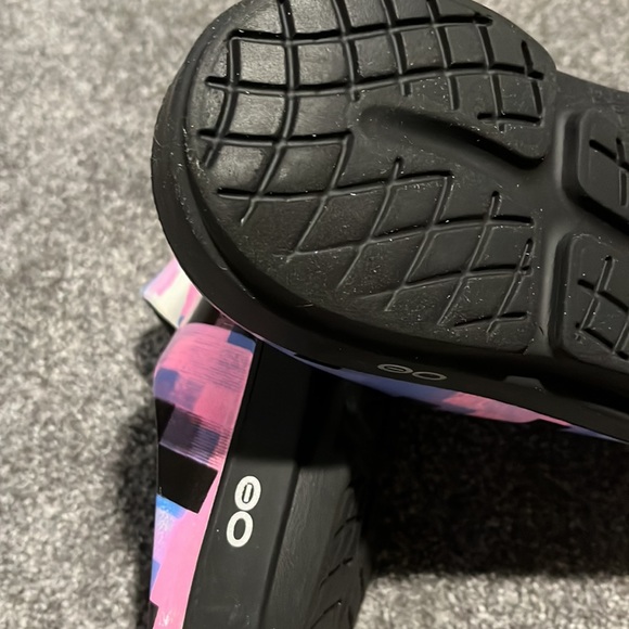 oofos clogs for nurses